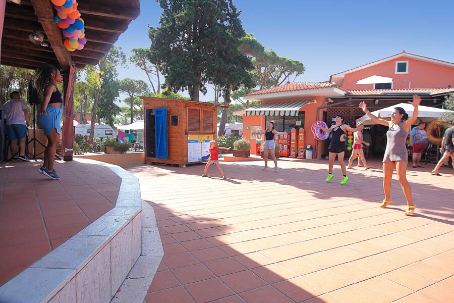 Camping Ville Degli Ulivi - Camping 3* de Marina del Campo - región Toscana - Photo 1