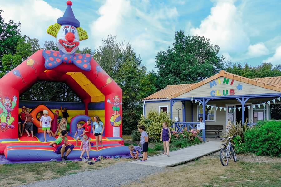 Camping La Guyonnière - Camping 5* di Saint-Julien-des-Landes - regione Paesi-Della-Loira - Photo 1