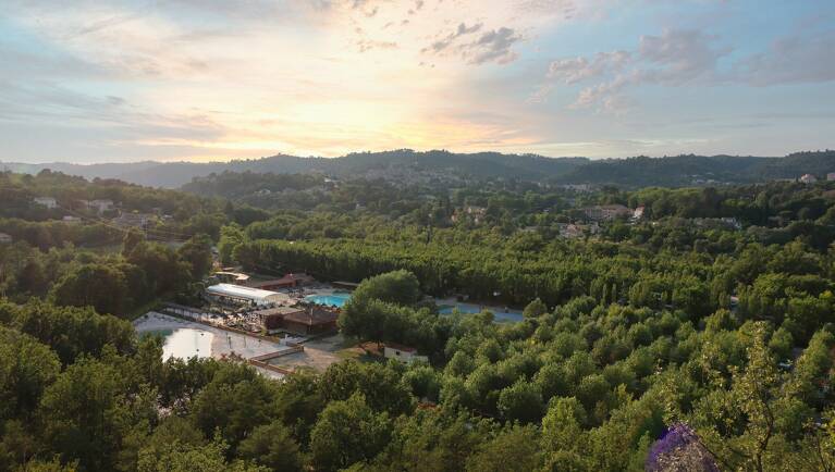 Camping Homair - Verdon Parc — photo : campingverdonparc.fr
