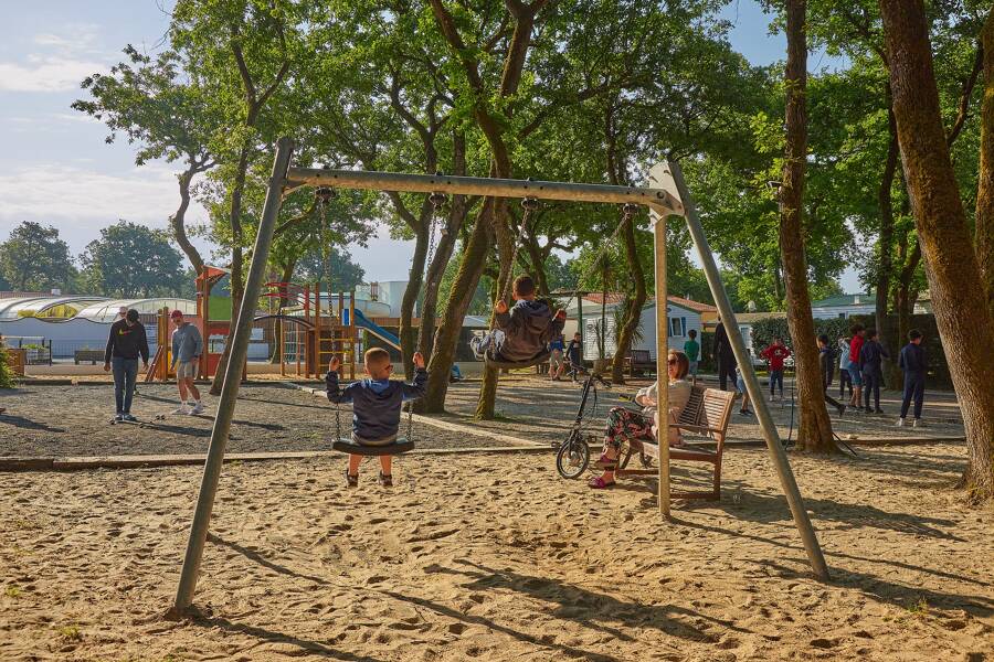 Camping Domaine les Charmilles - Camping 4* di Saint Laurent de la Prée - regione Poitou-Charentes - Photo 1