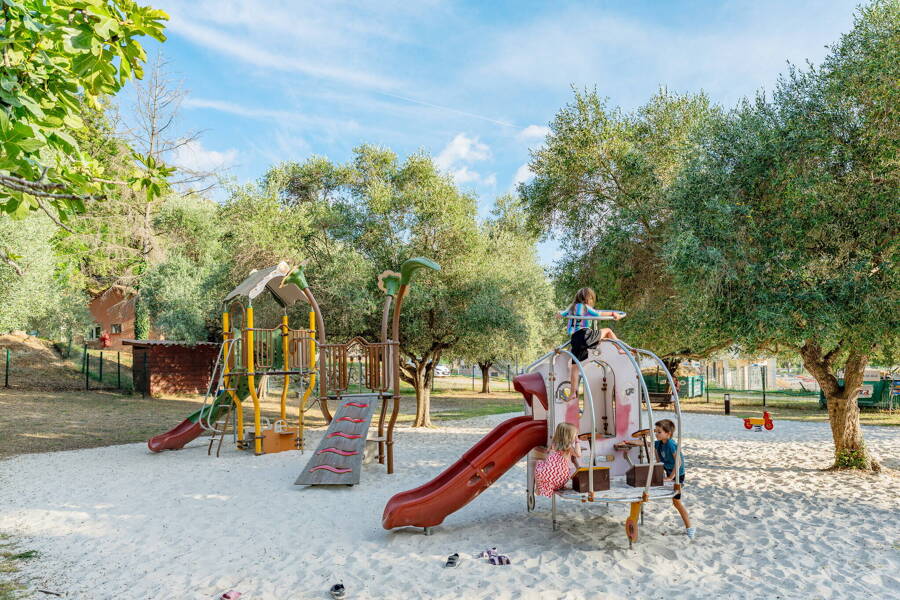 Camping Le Saint Louis - Camping 4* de La Roquette sur Siagne - región Provenza Costa Azul - Photo 1